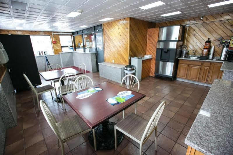 Days Inn By Wyndham Elmsford Exterior foto