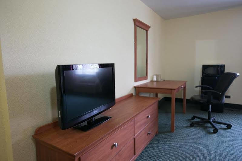 Days Inn By Wyndham Elmsford Exterior foto